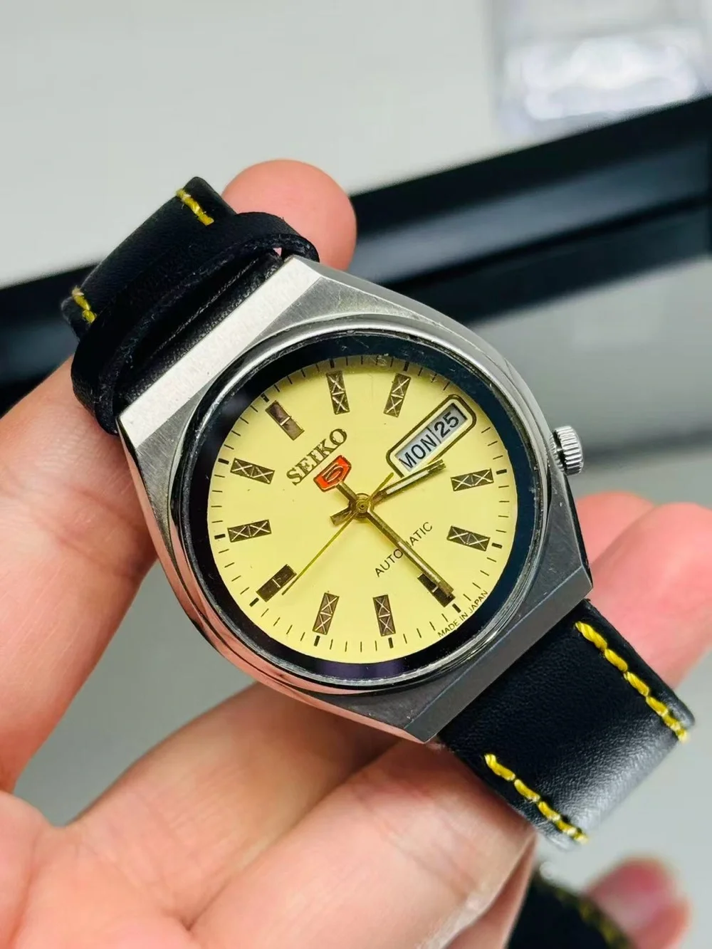 Vintage Seiko 5 Automatic 7009-6009 Day Date 36mm Japan Men’s Watch Running